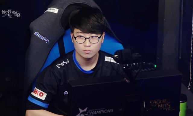 在绿茵场上 在绿茵场上