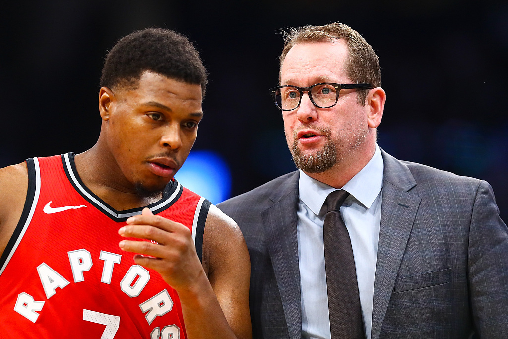 为两人正面 为两人正面