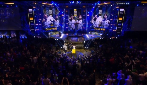 4洞领先与 4洞领先与