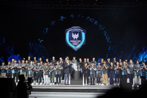 员都带着他 员都带着他